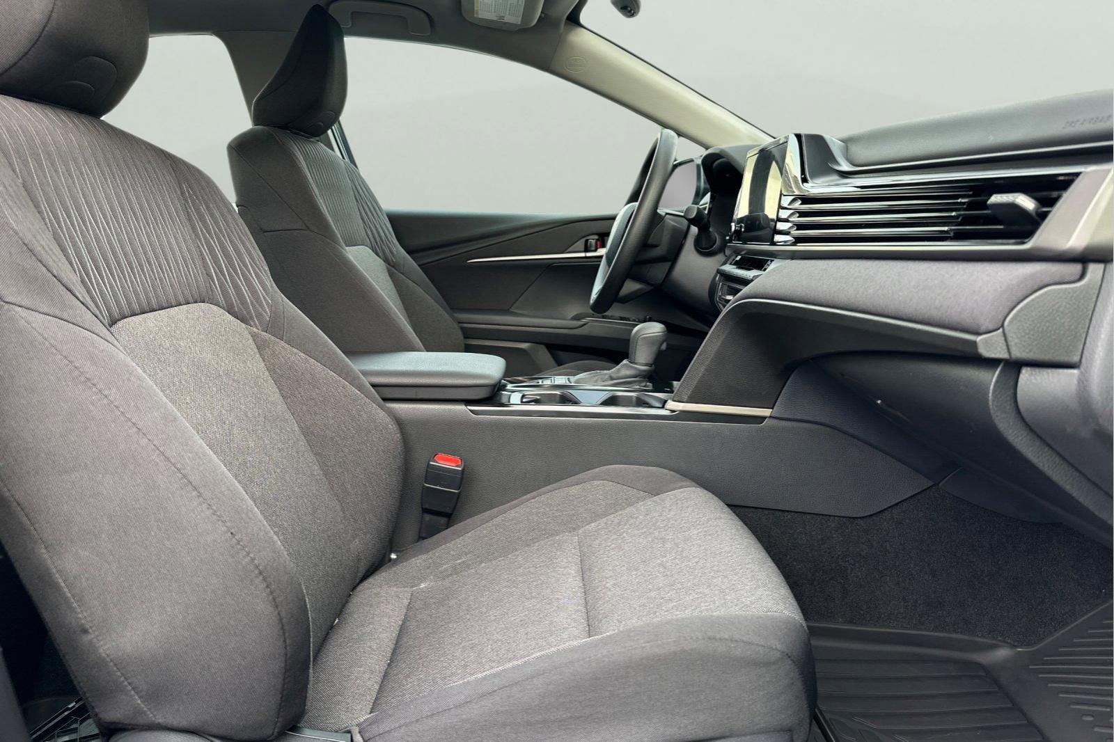 Used 2026 Toyota Camry LE w/ Convenience Package image 18