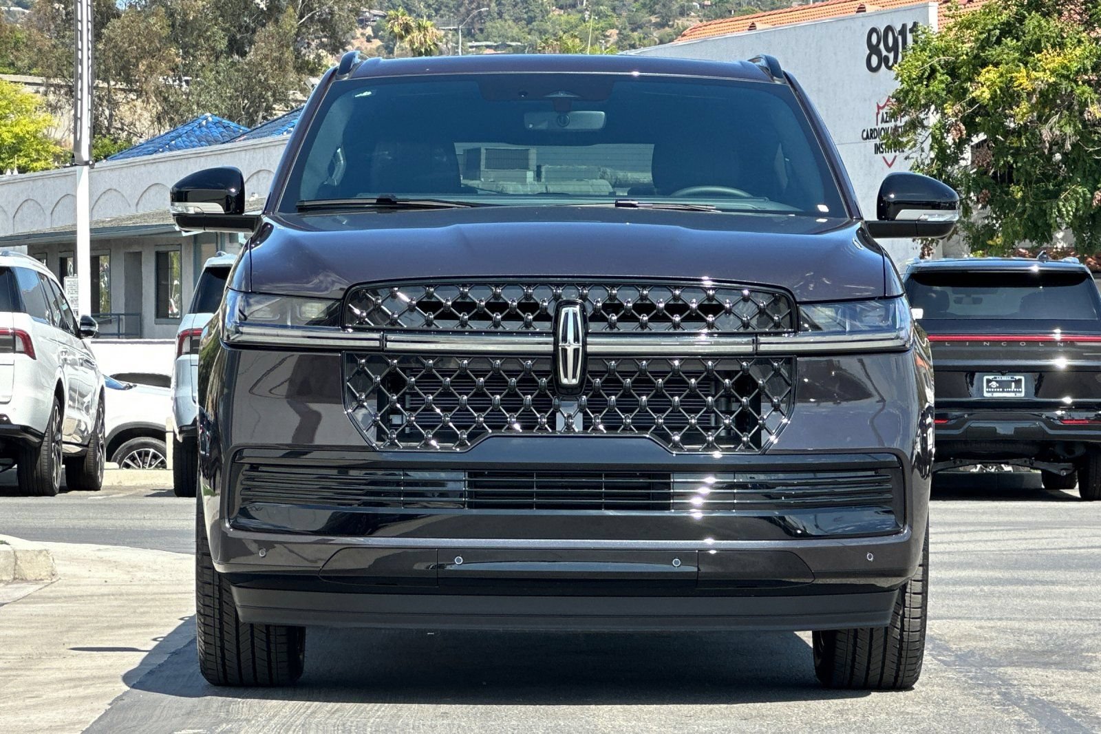 New 2026 Lincoln Navigator Reserve w/ Jet Appearance Package AWD/4WD image 8
