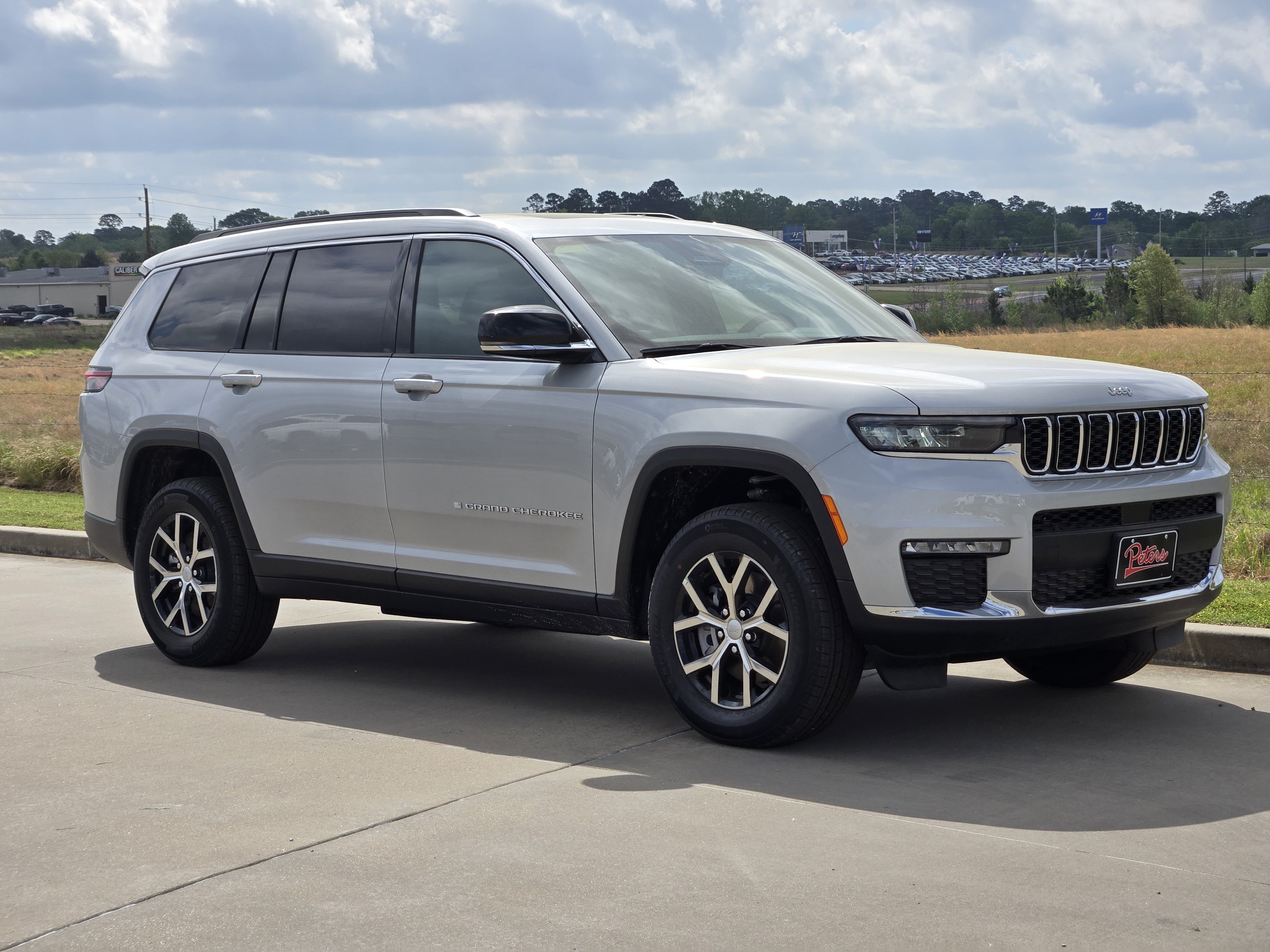 New 2025 Jeep Grand Cherokee L Limited w/ Trailer Tow Package AWD/4WD image 1