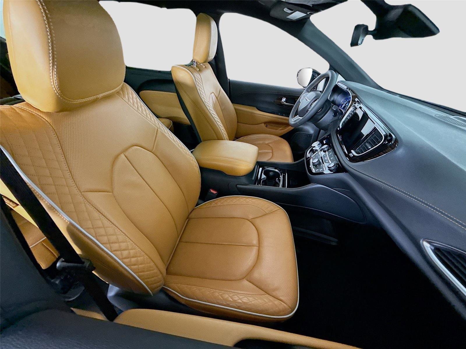 Used 2023 Chrysler Pacifica Pinnacle image 25