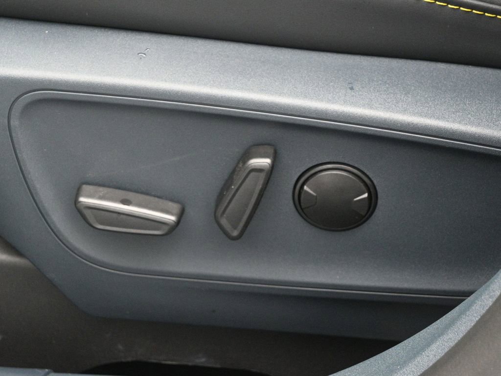 New 2025 Ford Maverick Lobo image 9