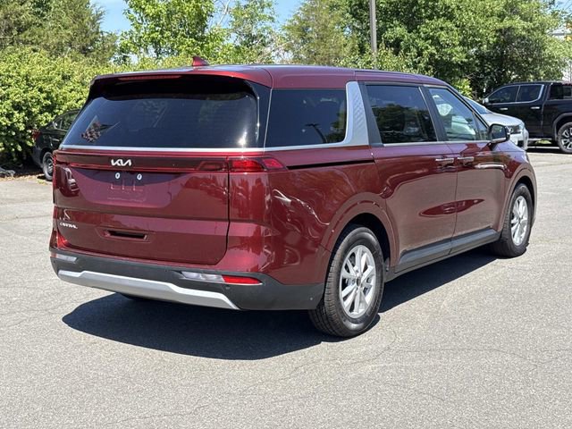 Used 2024 Kia Carnival LX FWD image 2