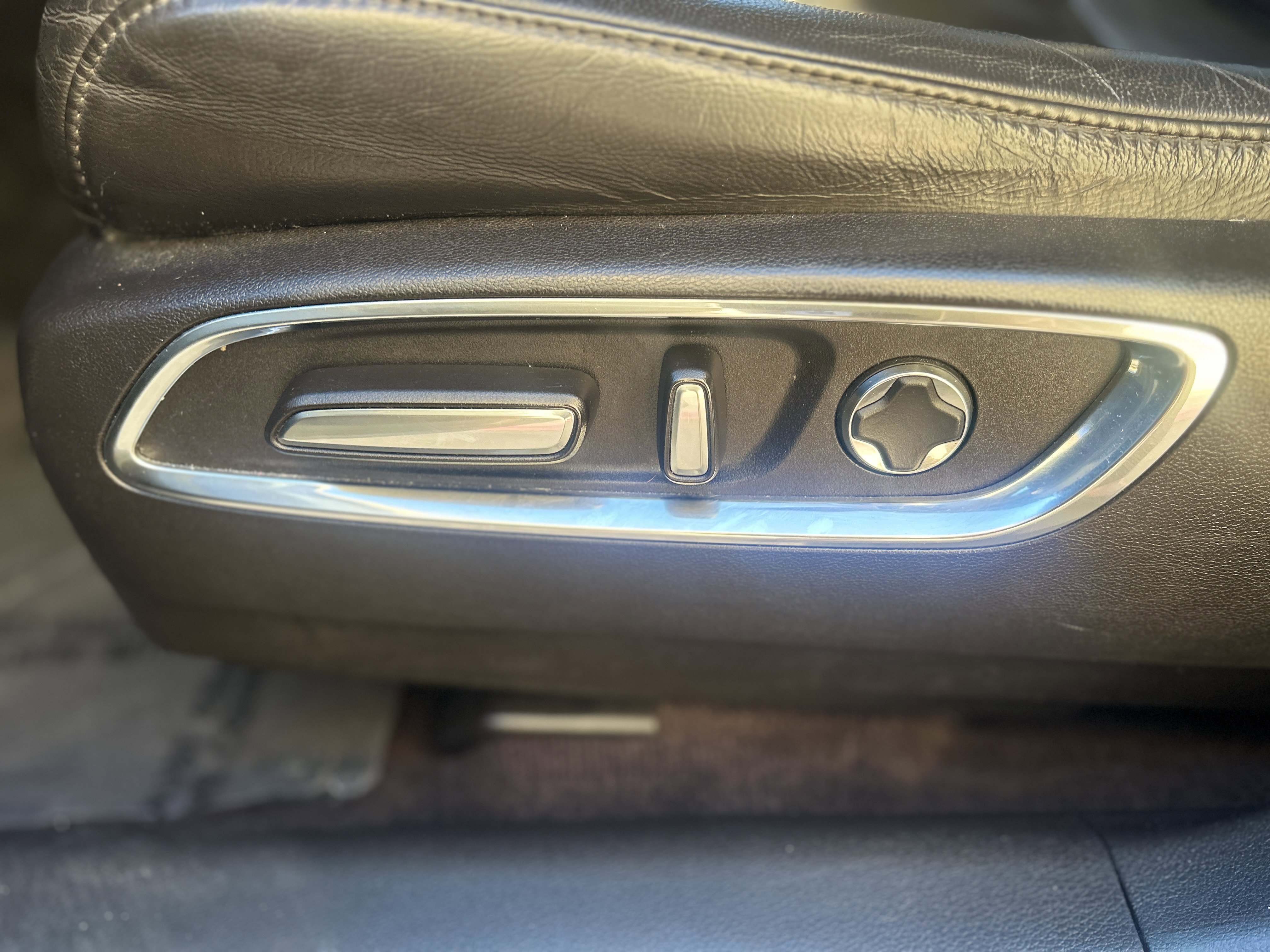 Used 2020 Acura MDX SH-AWD image 18