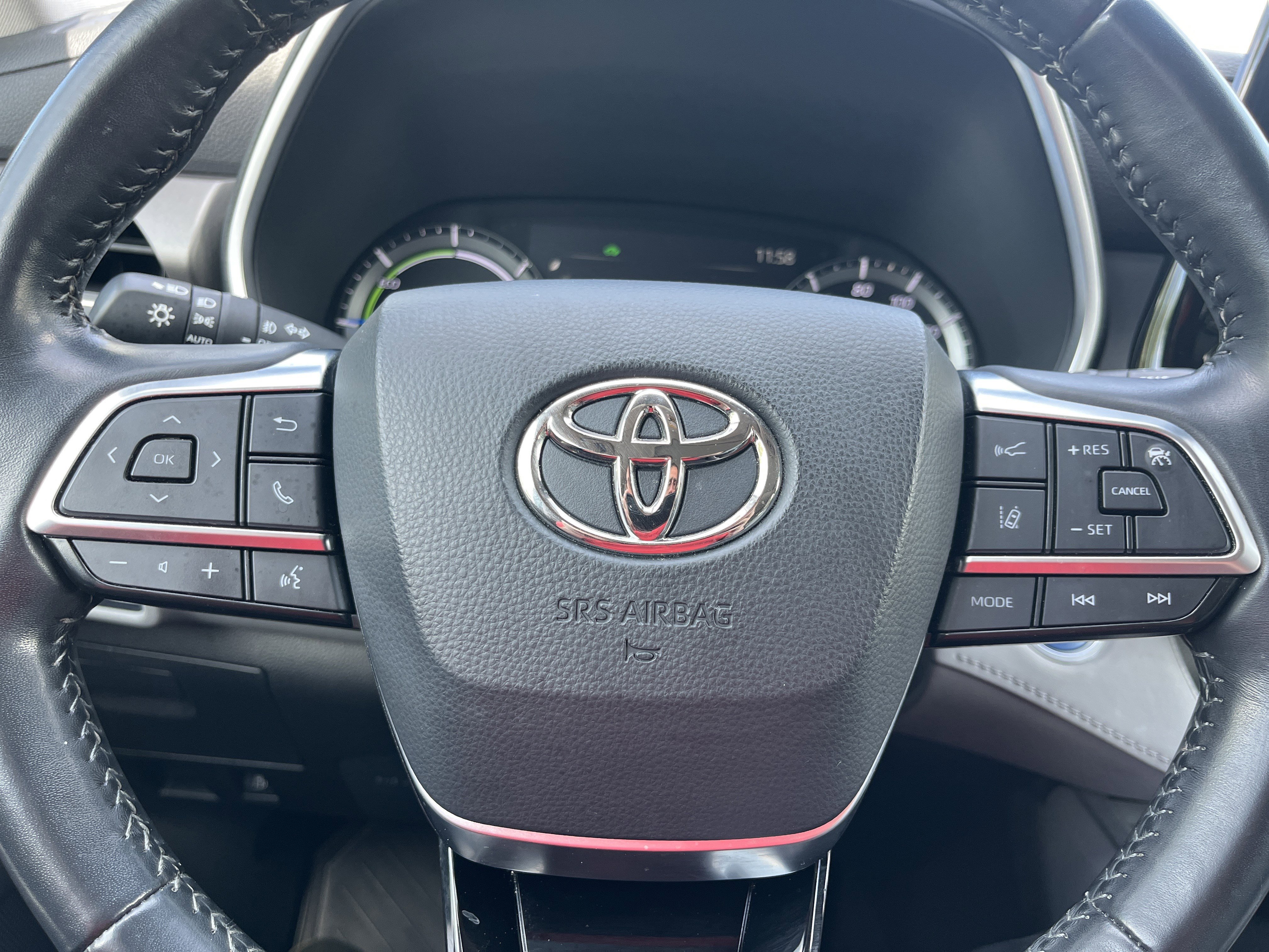 Used 2021 Toyota Highlander XLE image 11