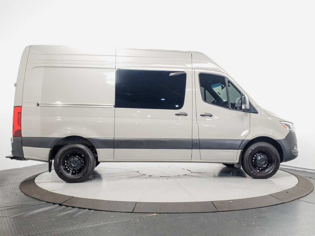 Used 2025 Mercedes-Benz Sprinter 2500 image 25