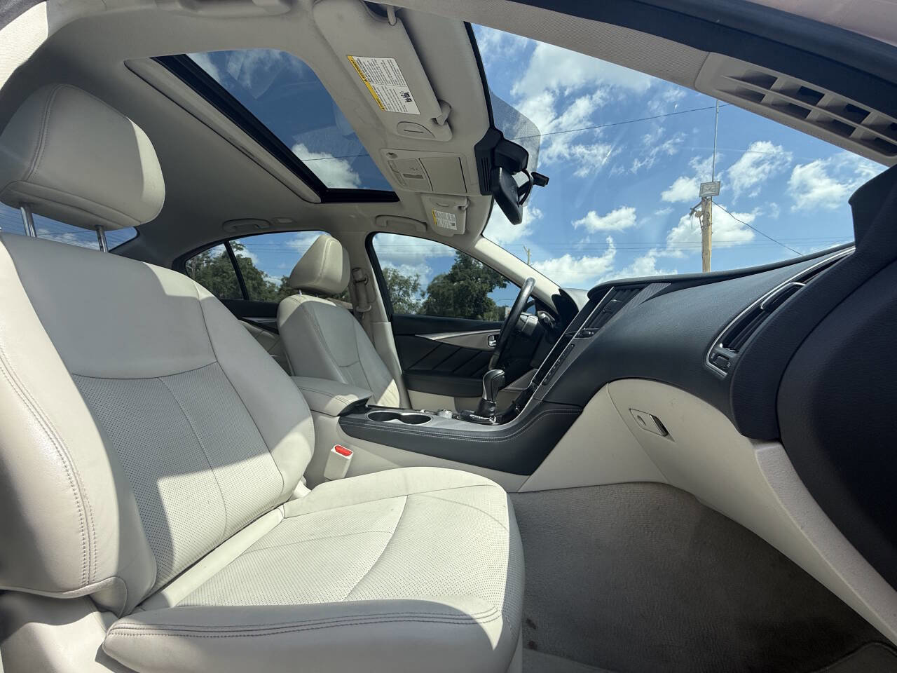 Used 2017 INFINITI Q50 Premium w/ 2.0T Premium Plus Package RWD image 19