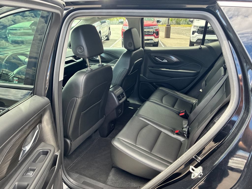 Used 2024 GMC Terrain SLT AWD/4WD image 38