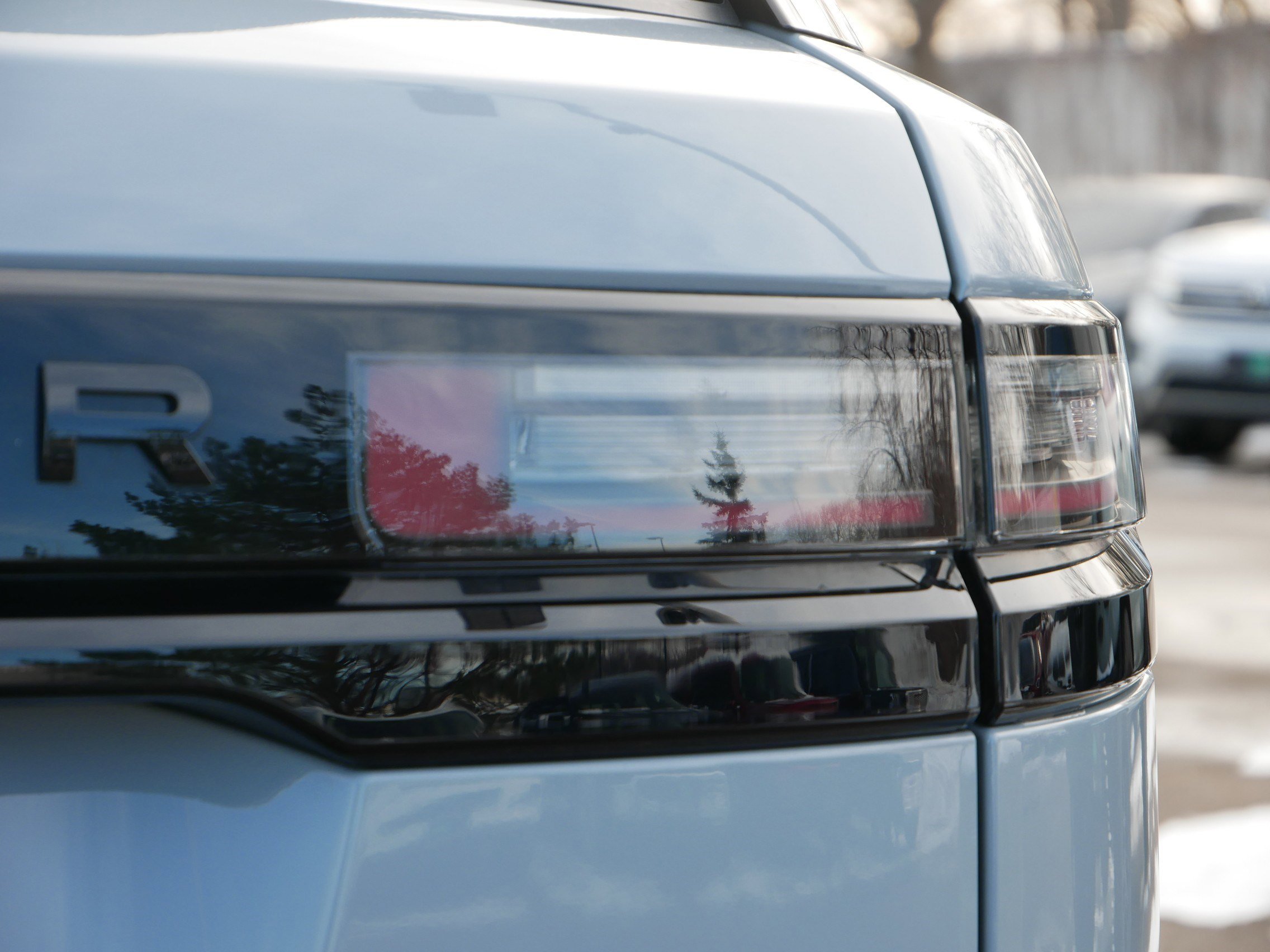 Used 2025 Land Rover Range Rover Velar Dynamic SE image 11