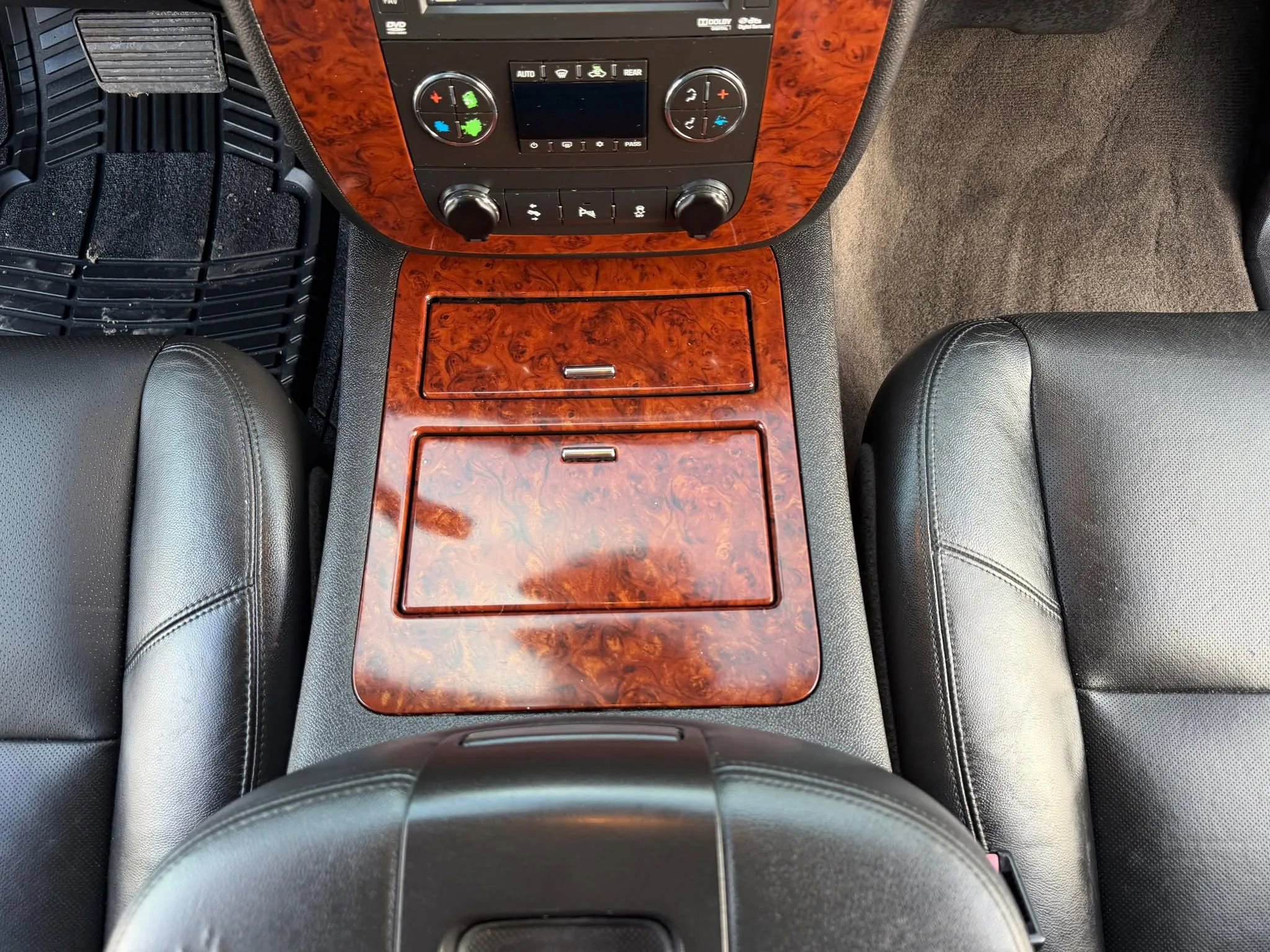 Used 2013 Chevrolet Tahoe LTZ image 16