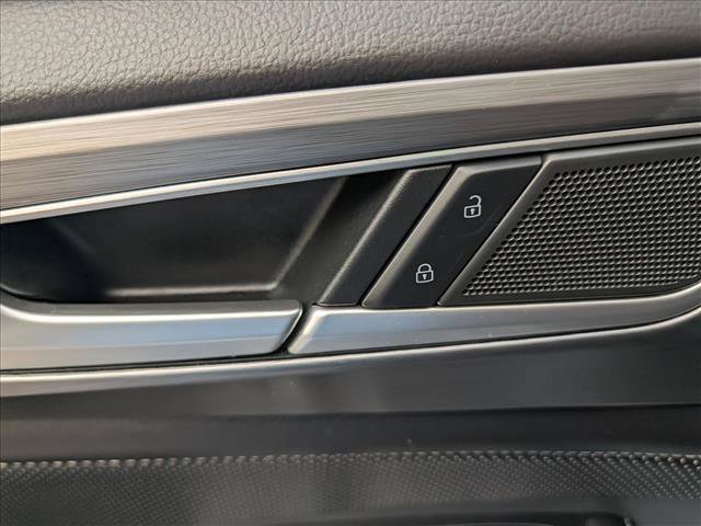Certified 2024 Volkswagen Atlas Cross Sport SE AWD/4WD image 31