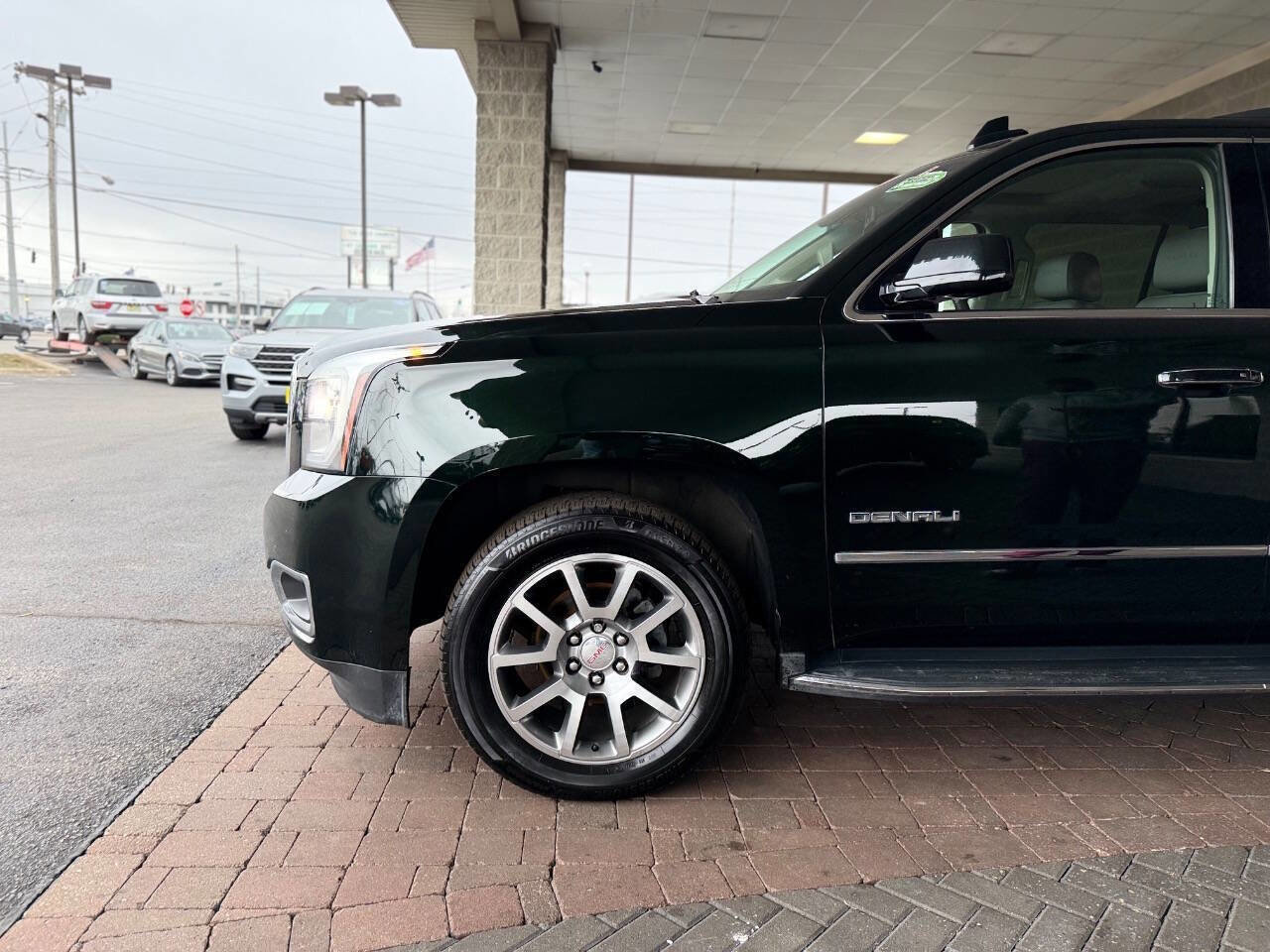 Used 2016 GMC Yukon XL Denali w/ Open Road Package image 5