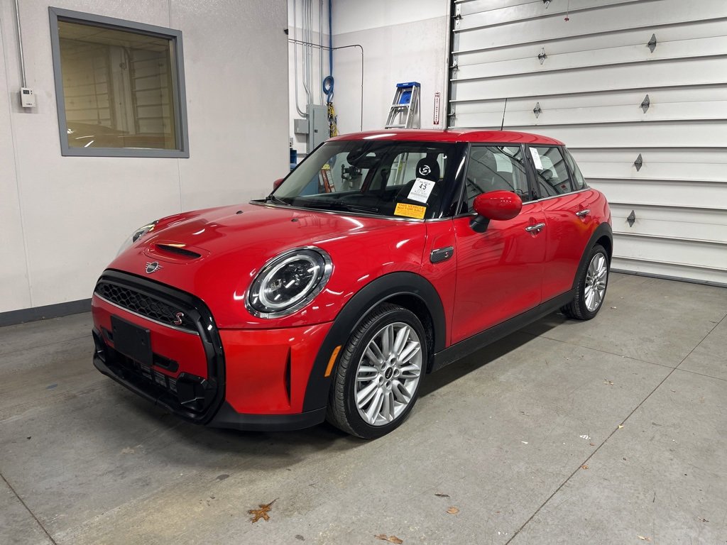 Used 2024 MINI Cooper S image 1