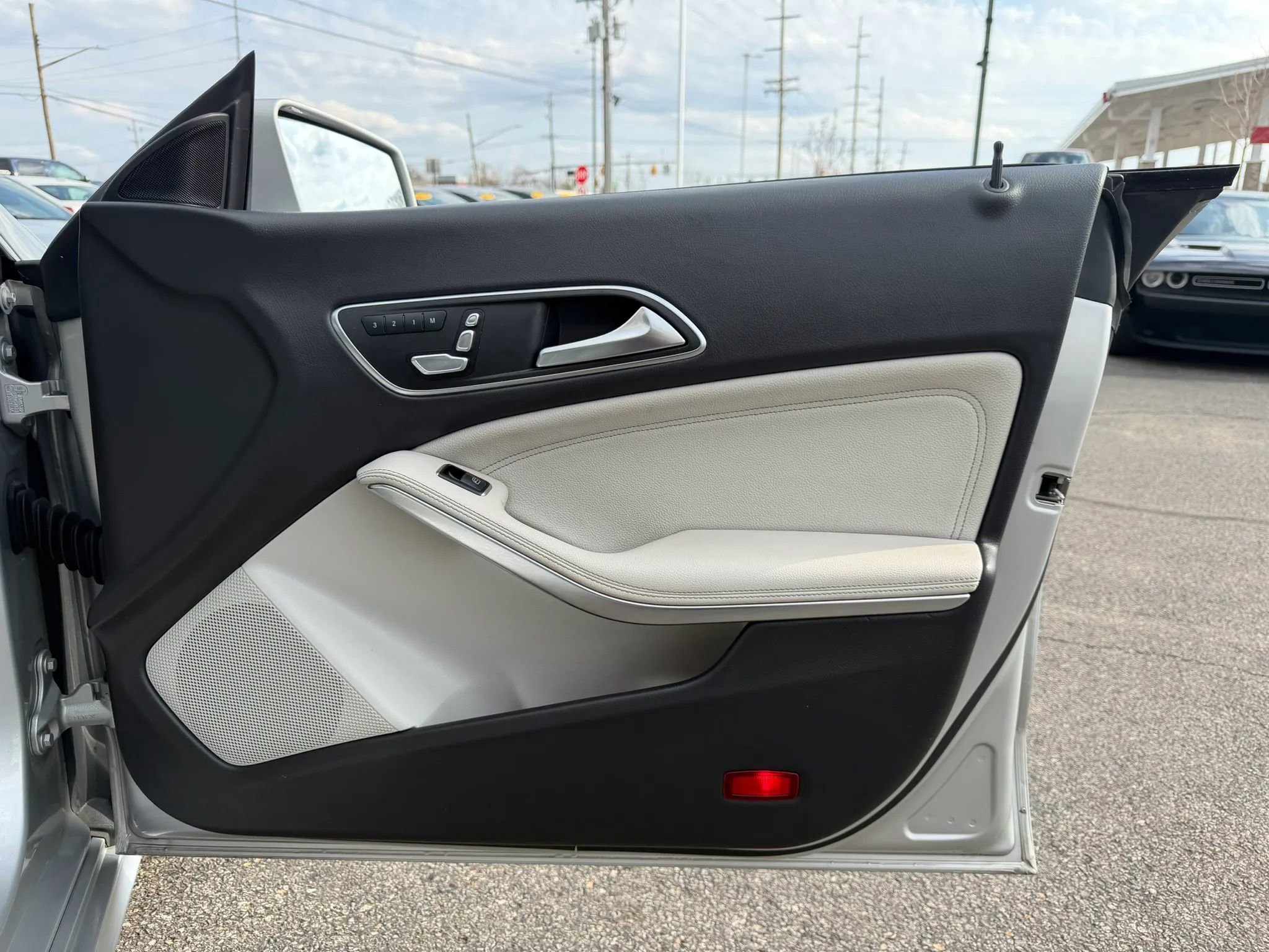 Used 2019 Mercedes-Benz CLA 250 4MATIC image 30