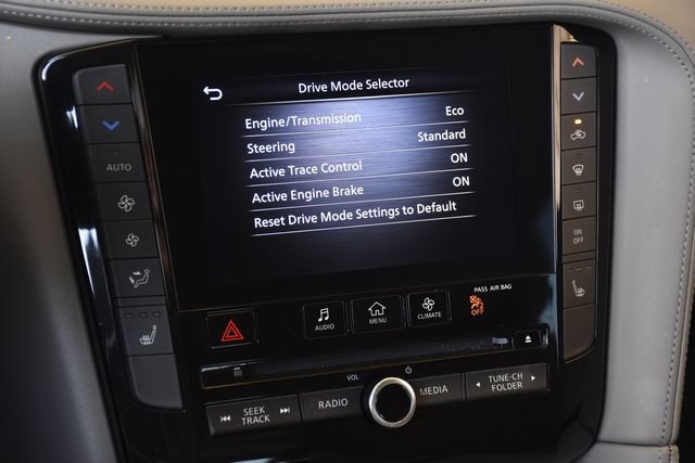 Certified 2025 INFINITI QX50 Luxe AWD/4WD image 17