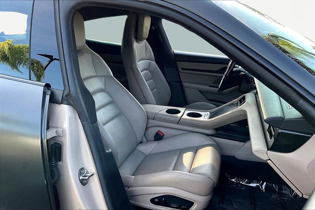 Used 2021 Porsche Taycan image 28