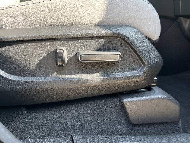 Certified 2025 Honda Pilot Touring image 30