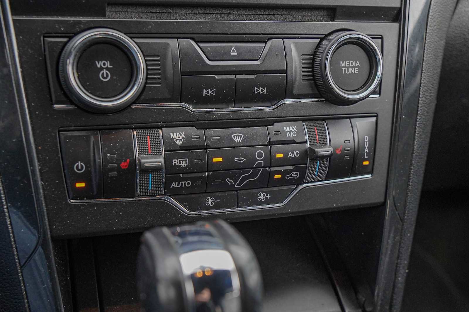 Used 2017 Ford Explorer XLT w/ Equipment Group 202A image 19