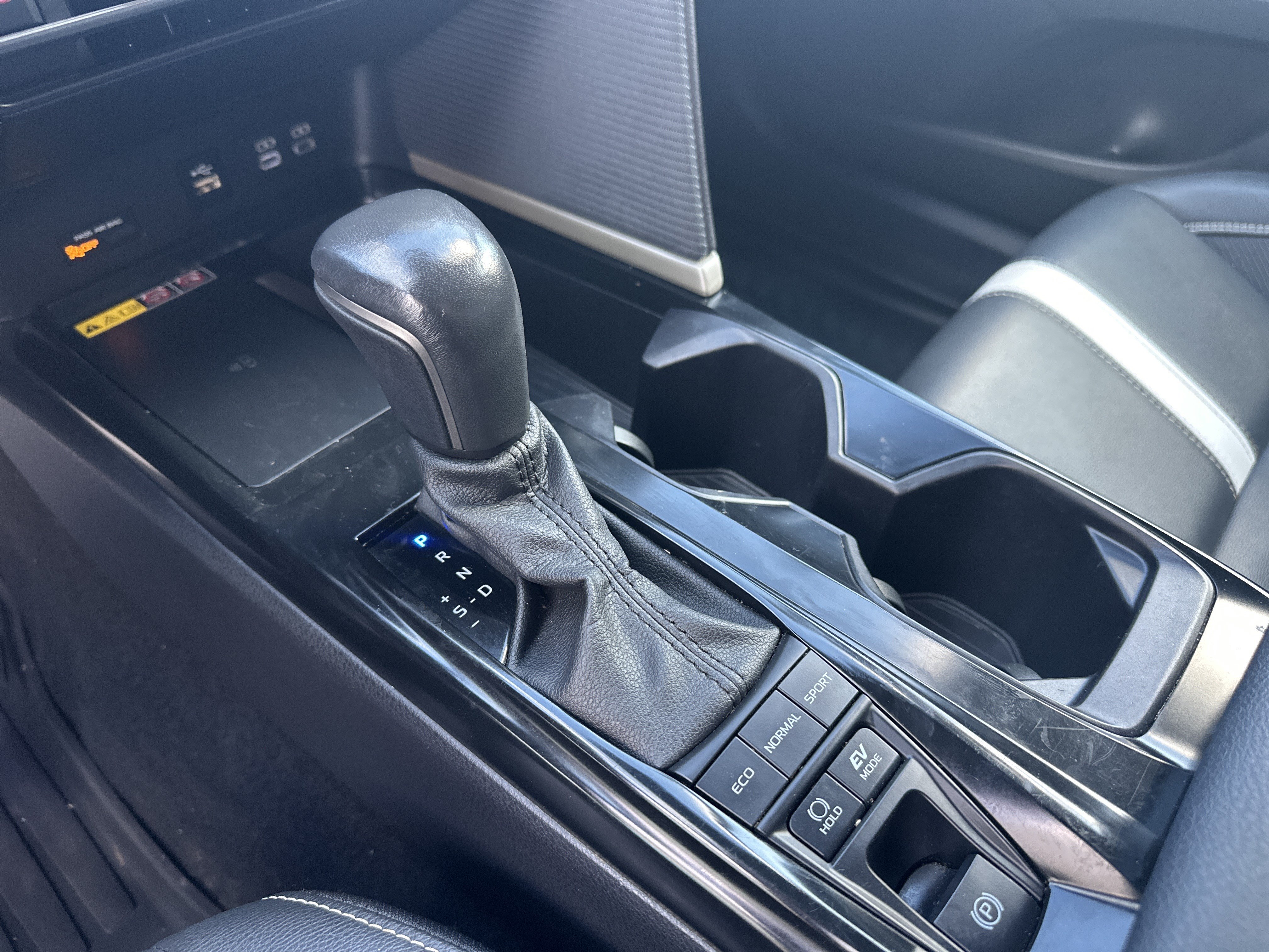 Used 2025 Toyota Camry SE FWD image 24