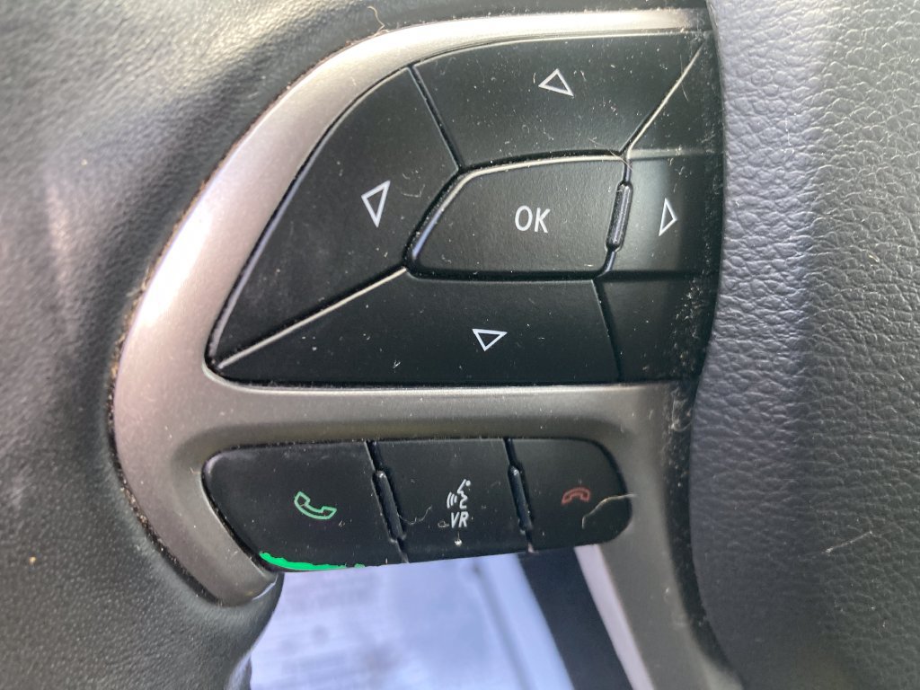 Used 2019 Jeep Grand Cherokee Limited AWD/4WD image 39