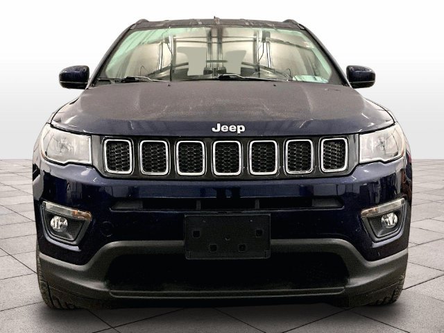 Used 2018 Jeep Compass Latitude w/ Popular Equipment Group AWD/4WD image 3