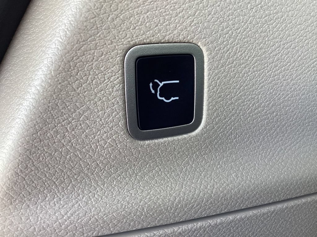 Used 2024 Chrysler Pacifica Touring-L FWD image 14