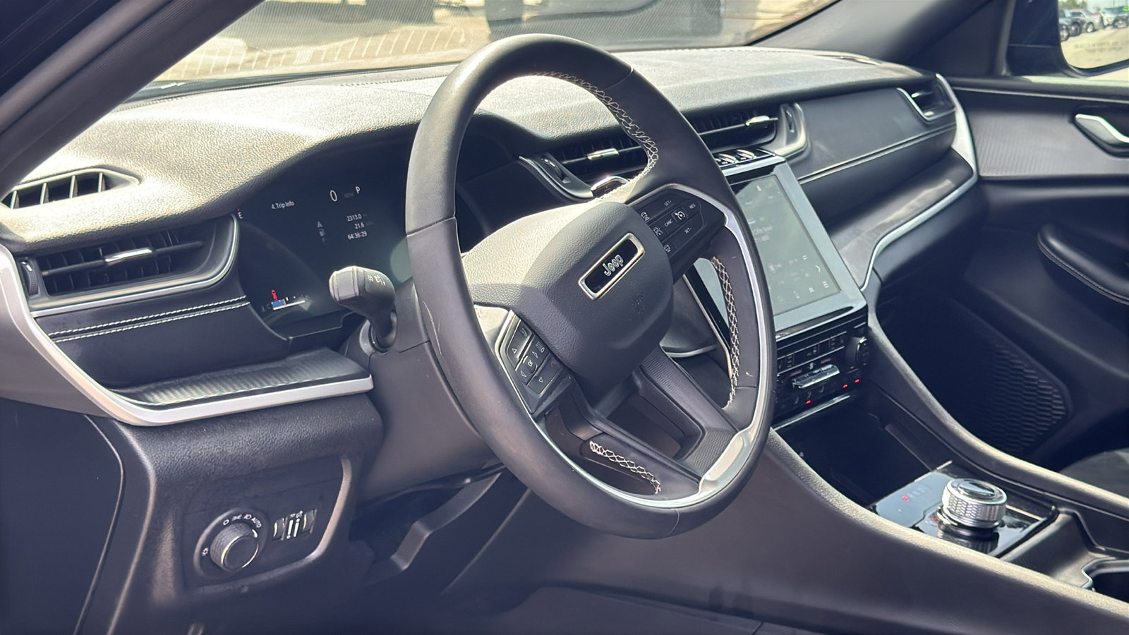 Certified 2024 Jeep Grand Cherokee L Altitude image 10