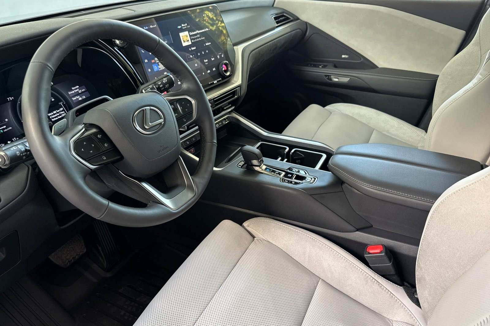 Certified 2026 Lexus TX 550h AWD Plug-In Hybrid w/ Technology Package image 11