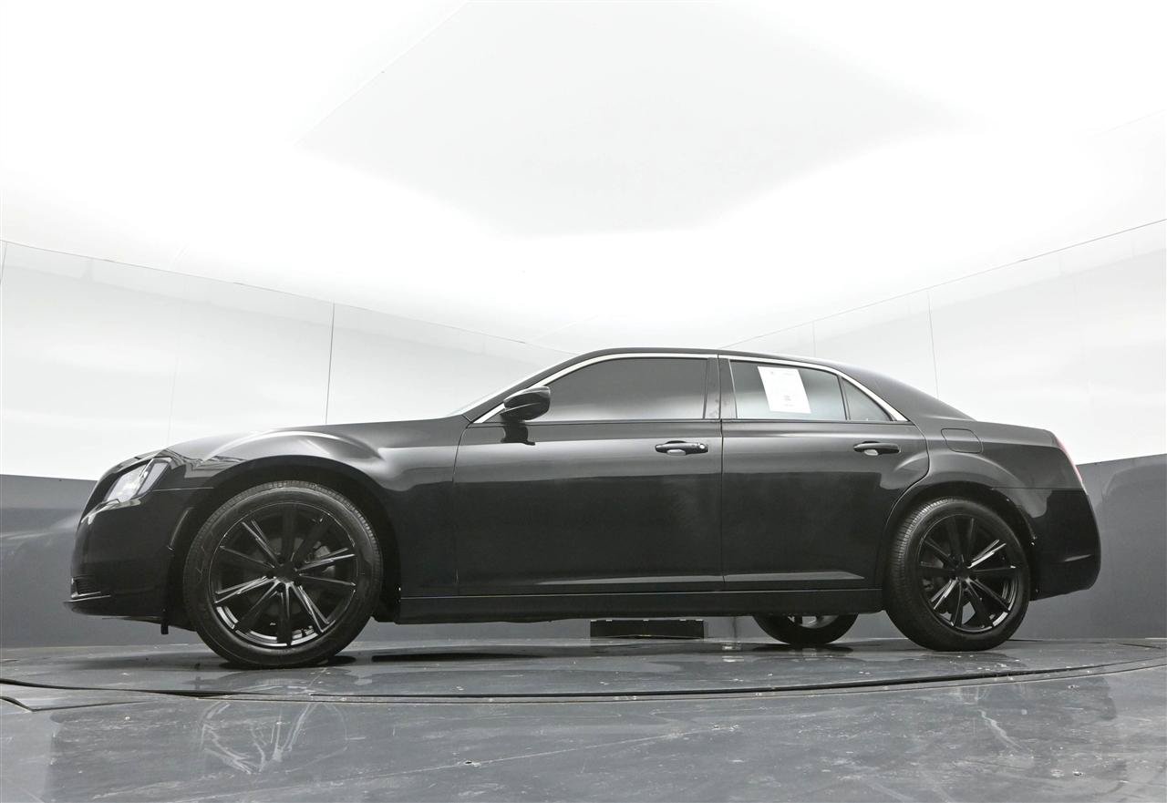 Used 2021 Chrysler 300 Touring w/ Sport Appearance Package RWD image 36