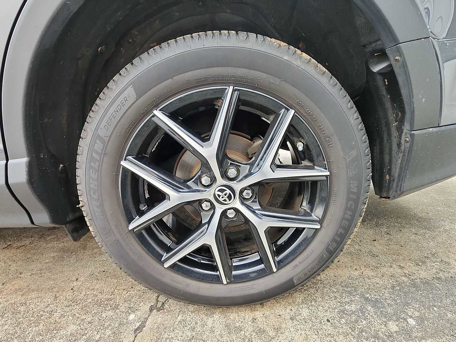 Used 2018 Toyota RAV4 SE AWD/4WD image 10