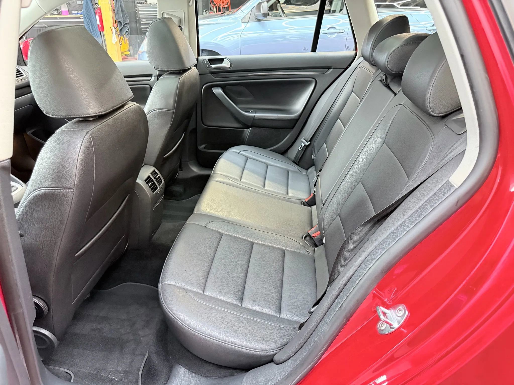 Used 2011 Volkswagen Jetta TDI FWD image 19