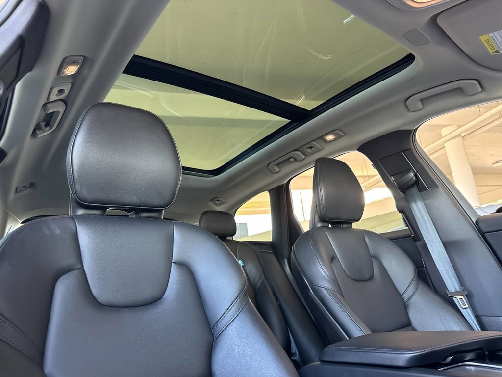 Certified 2025 Volvo XC60 B5 Core AWD/4WD image 16