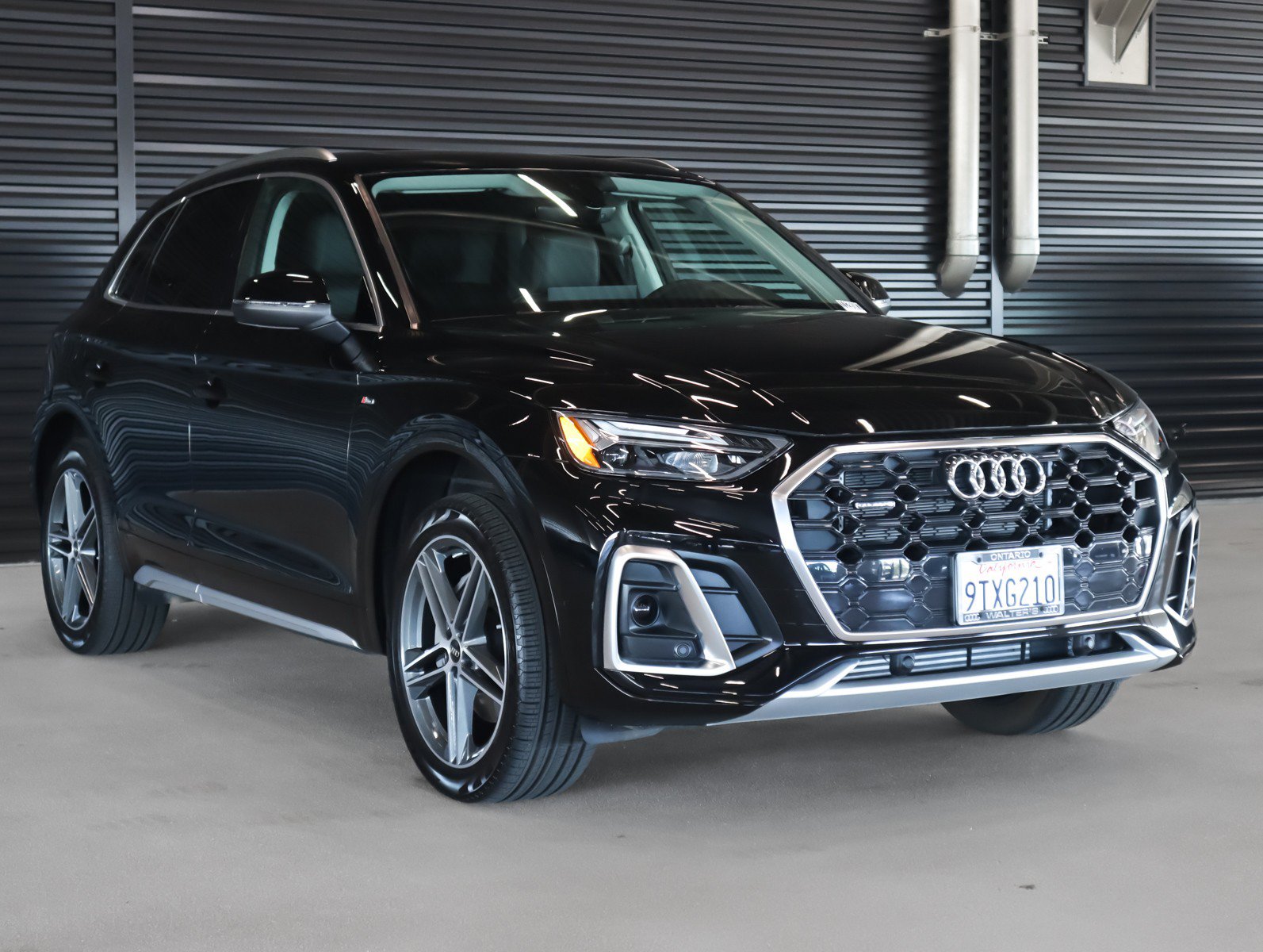 Certified 2025 Audi Q5 e Premium AWD/4WD image 6