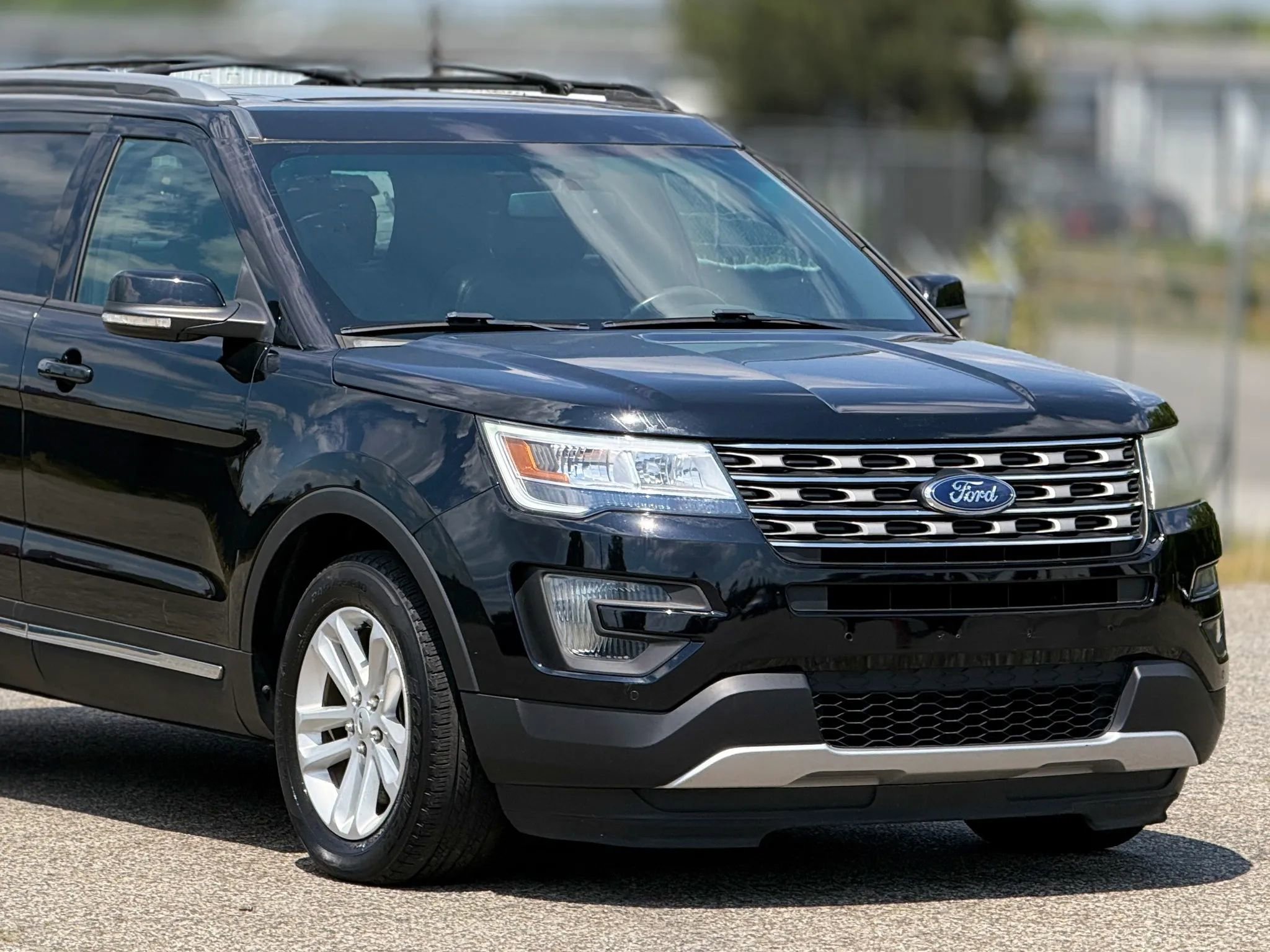 Used 2016 Ford Explorer XLT w/ Equipment Group 202A FWD image 15