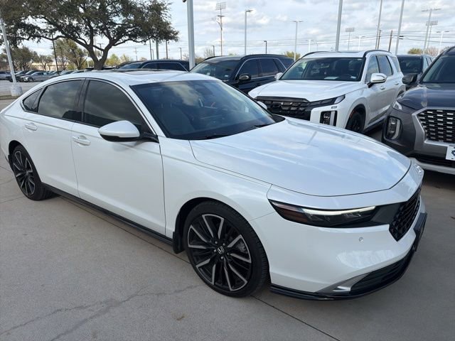 Used 2024 Honda Accord Touring image 2