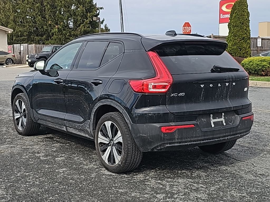 Used 2023 Volvo XC40 Recharge Core w/ Protection Package Premier image 14