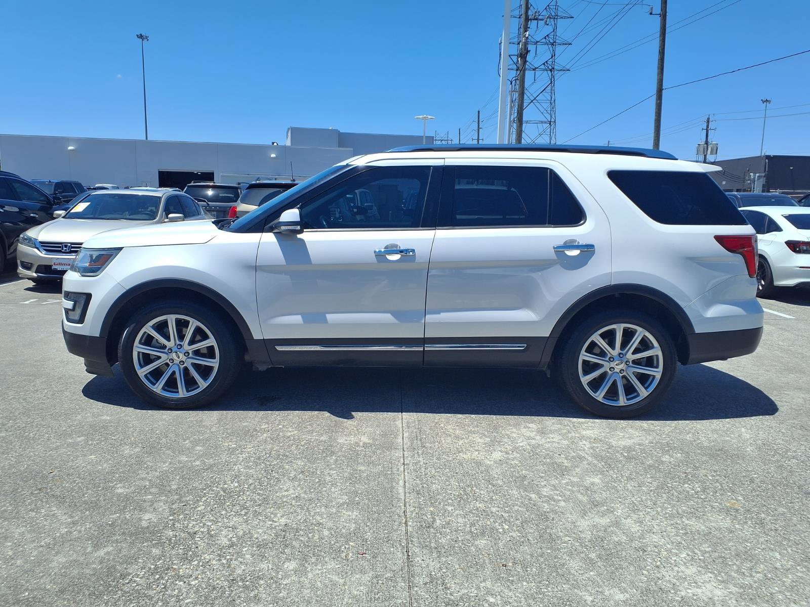 Used 2016 Ford Explorer Limited w/ Class II Trailer Tow Package FWD image 5