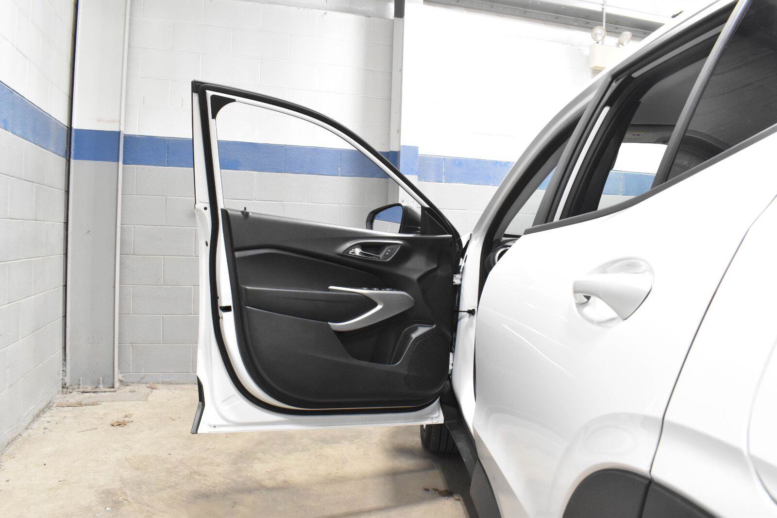 Used 2026 Chevrolet Trax LS w/ Driver Confidence Package FWD image 9