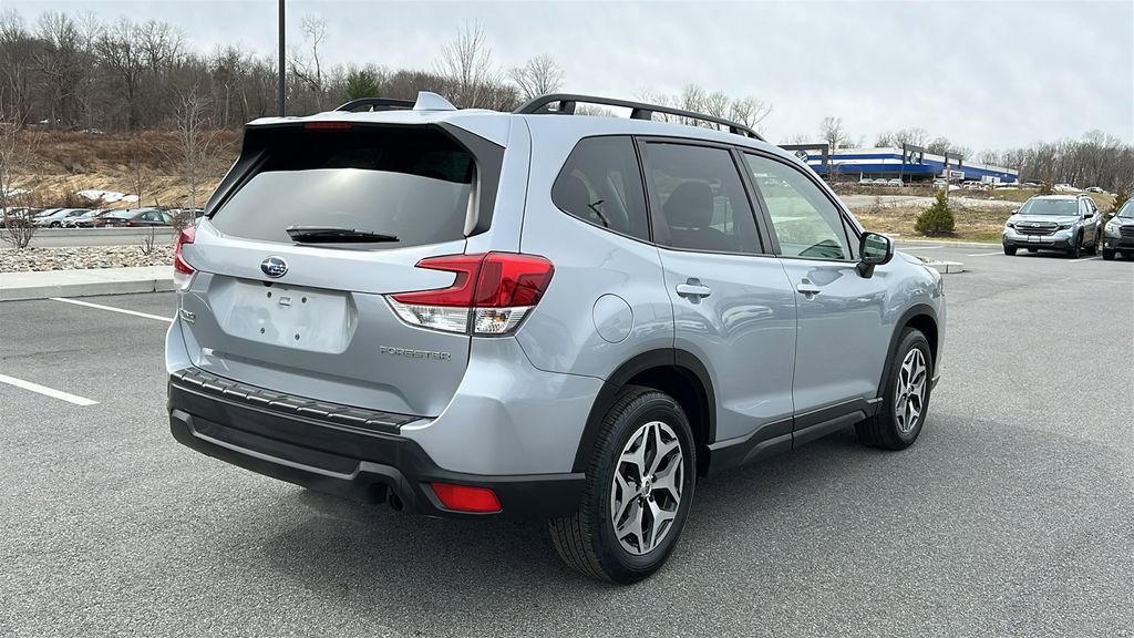 Certified 2023 Subaru Forester Premium image 4