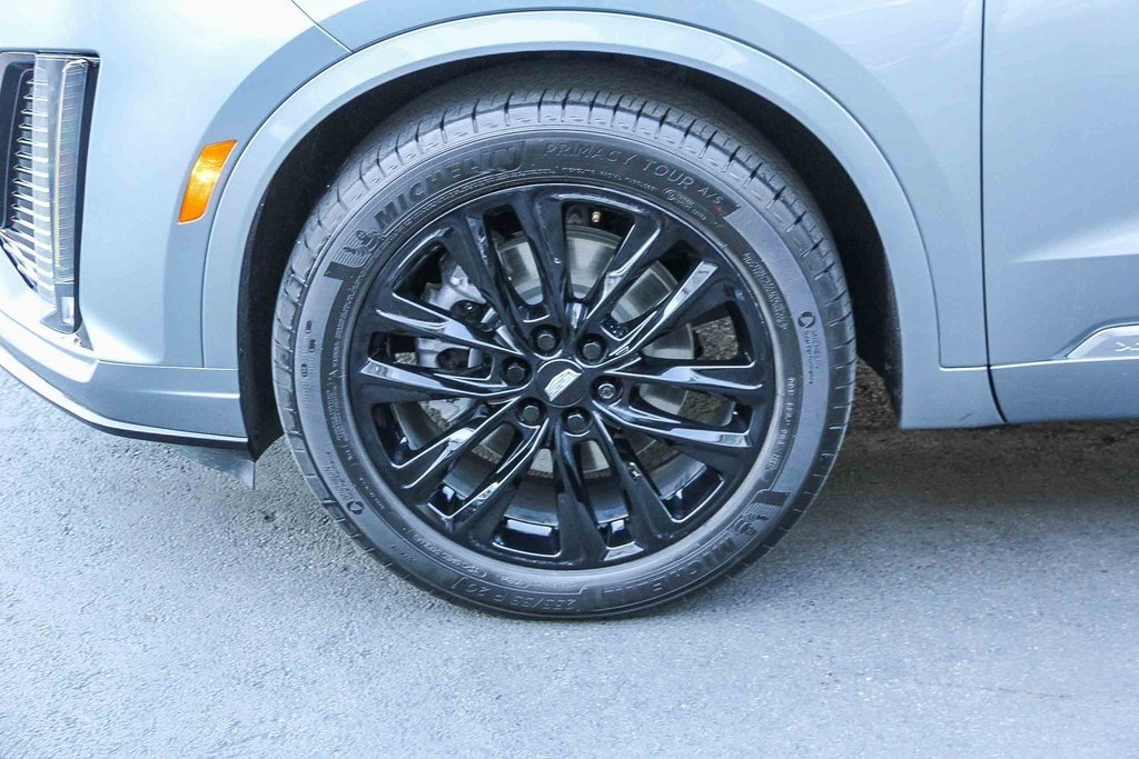 Certified 2023 Cadillac XT6 Premium Luxury image 9
