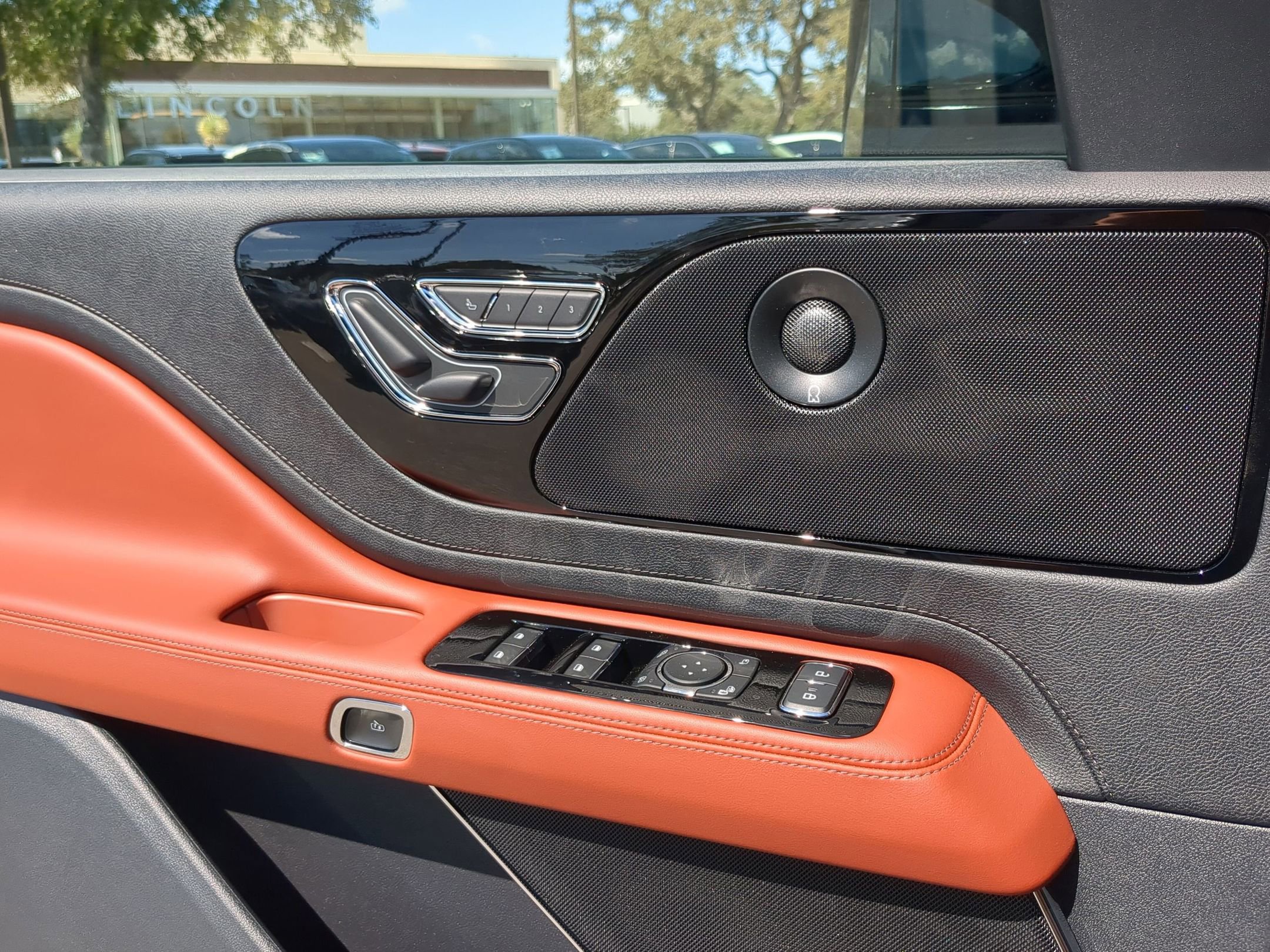 New 2025 Lincoln Aviator Reserve image 12