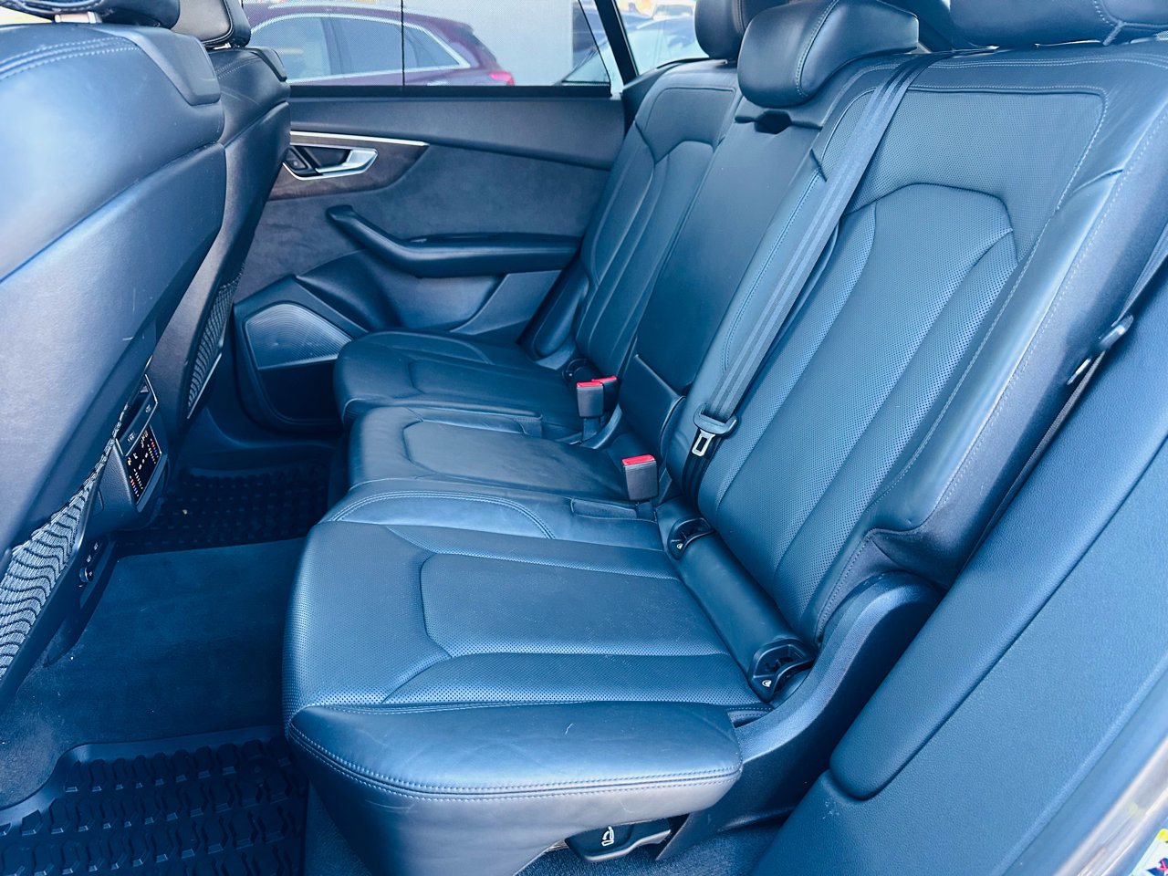 Used 2019 Audi Q8 Prestige image 36