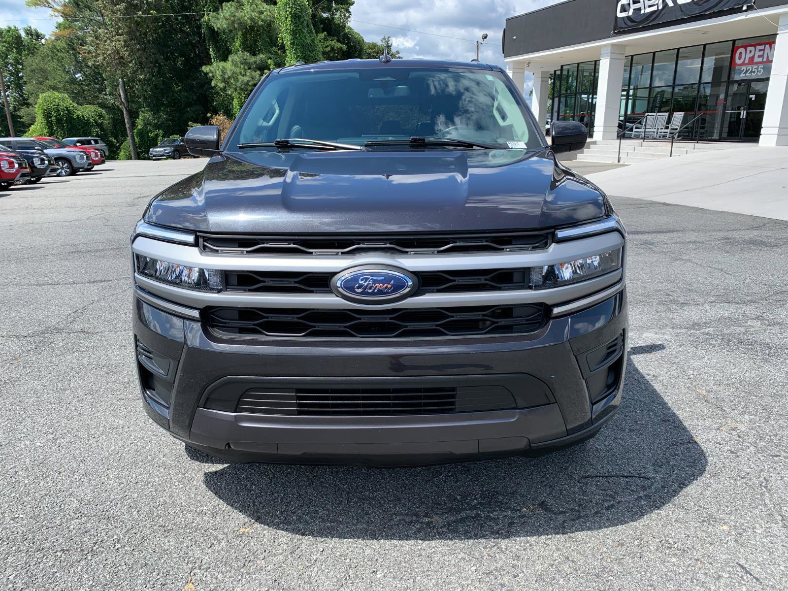 Used 2024 Ford Expedition Max XLT image 8