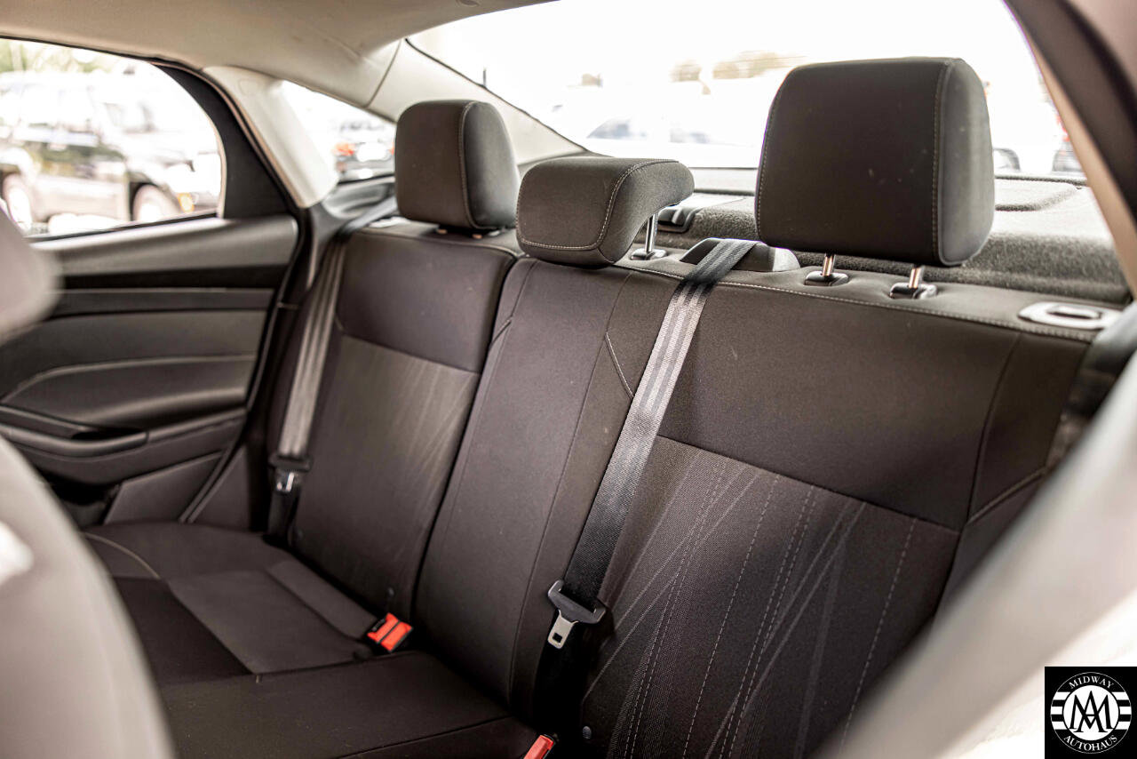 Used 2017 Ford Focus SE image 32