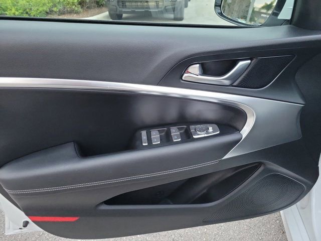 Used 2026 Genesis G70 2.5T image 16