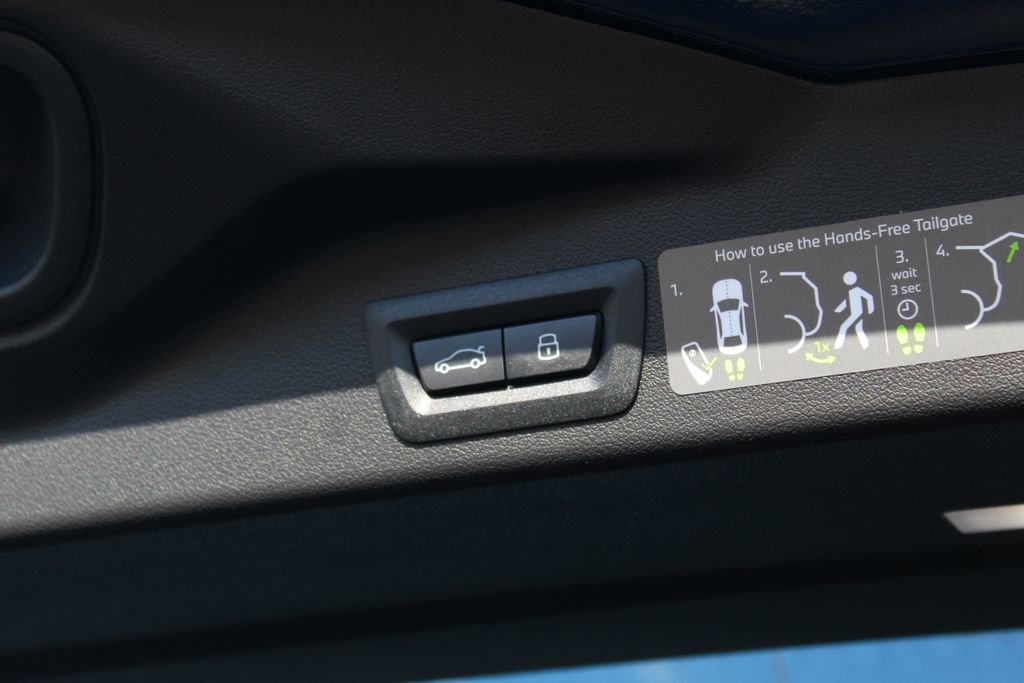 New 2026 BMW X5 xDrive50e w/ Executive Package image 8