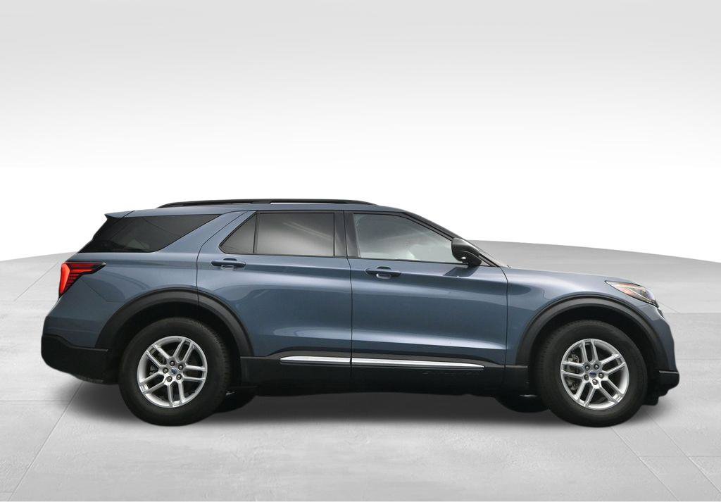 Used 2025 Ford Explorer Active RWD image 42
