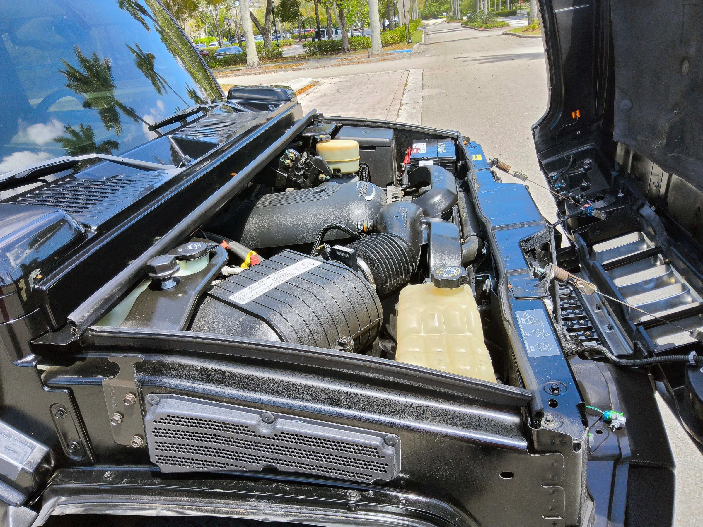 Used 2003 HUMMER H2 w/ Preferred Equipment Group image 38