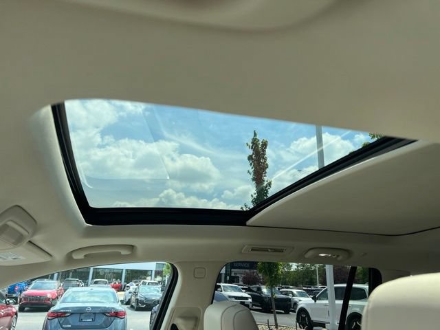 Used 2020 Cadillac XT6 Premium Luxury w/ LPO, Floor Liner Package FWD image 26