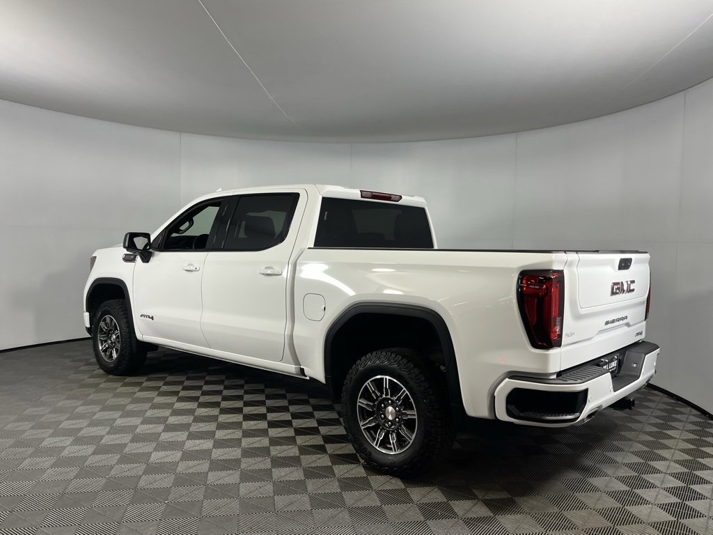 Used 2025 GMC Sierra 1500 AT4 image 9