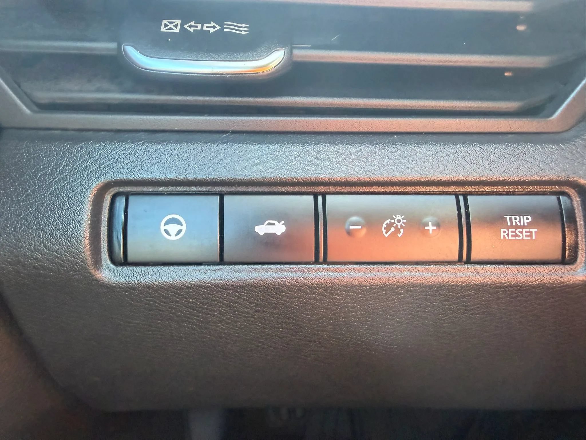 Used 2019 Nissan Altima 2.5 SL FWD image 17